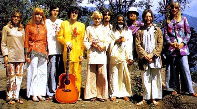 Beatles-Donovan-India1